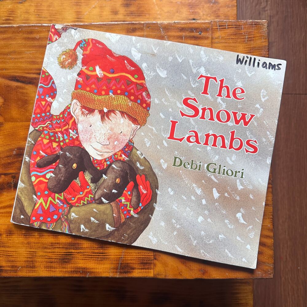 Vintage 1998 The Snow Lambs Paperback Book